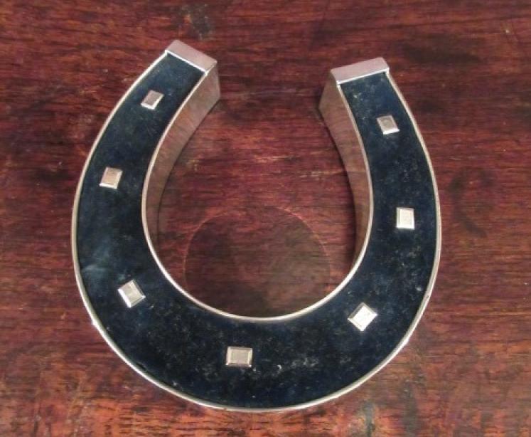 19th Century Silver Novelty Horseshoe Pin Cushion - Image 5