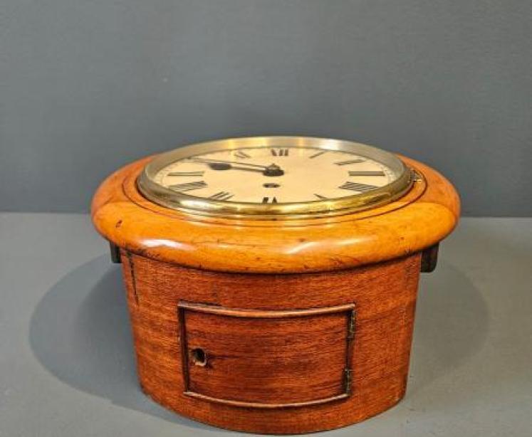 8" Dial Walnut Cased Fusee Dial Clock - Image 3