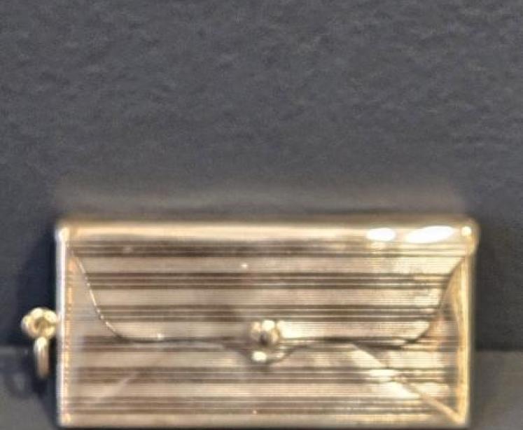 Engine Turned Silver Triple Stamp Envelope - Image 4