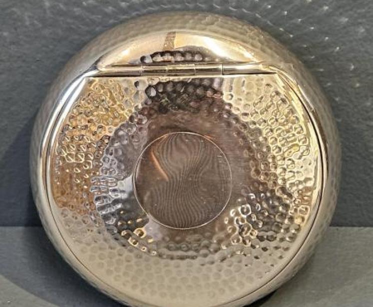 Large Planished Silver Tobacco Box - Image 6