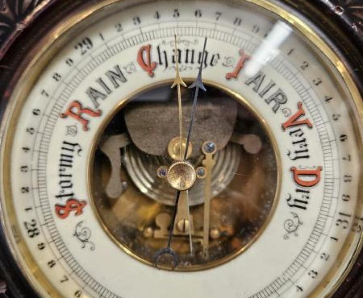 Victorian Petal Carved Mahogany Aneroid Barometer - Image 4