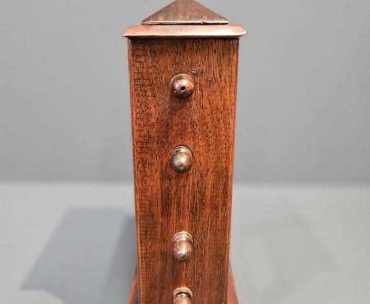 Edwardian Mahogany Perpetual Desk Calendar  - Image 2