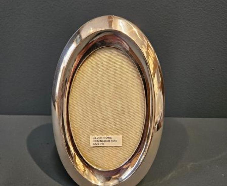 George V Oval Silver Photo Frame - Image 1