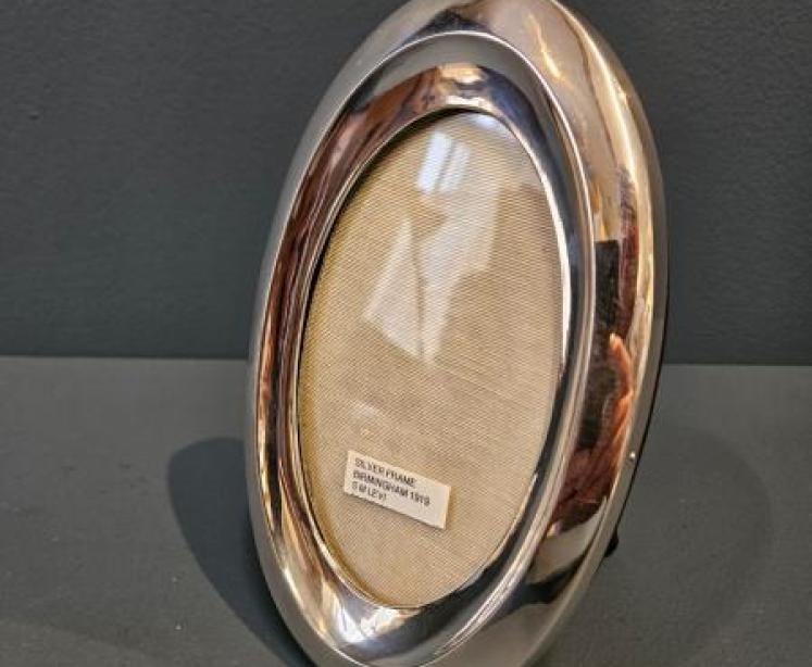 George V Oval Silver Photo Frame - Image 6