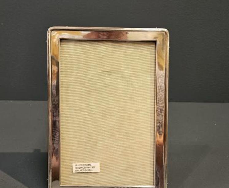 Walker & Hall Silver Photo Frame - Image 1