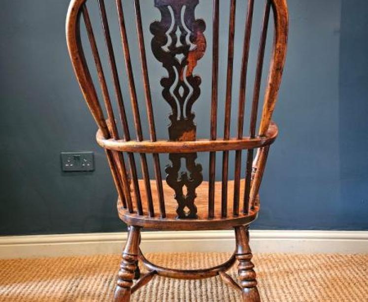Burr Yew High Back Windsor Chair - Image 3