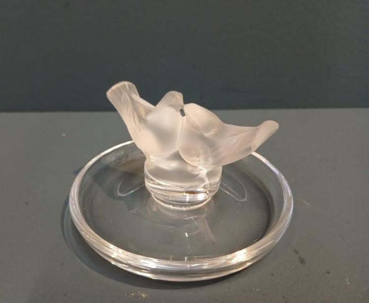 Lalique Kissing Doves Ring Tray - Image 3