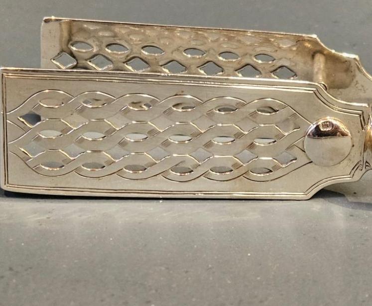 Pair of Fine Quality Silver Asparagus Tongs - Image 5