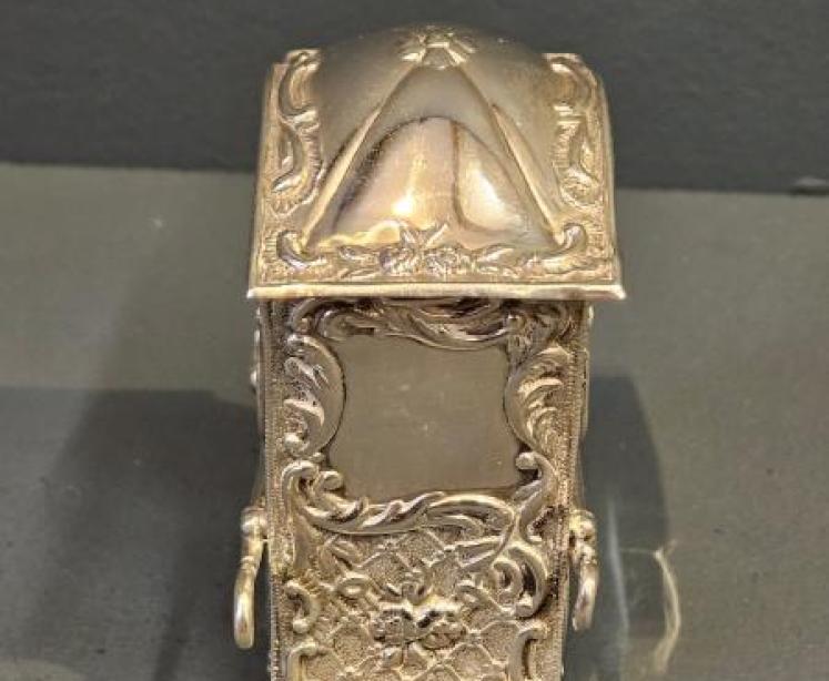Unusual Victorian Silver Sedan Chair Card Case - Image 3