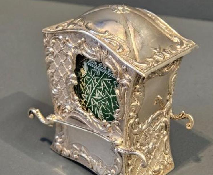 Unusual Victorian Silver Sedan Chair Card Case - Image 7