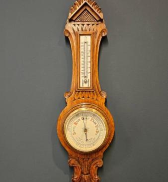 Small Victorian Oak Banjo Barometer 