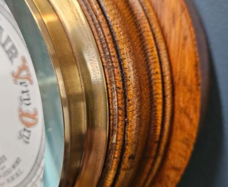 Small Victorian Oak Banjo Barometer  - Image 3
