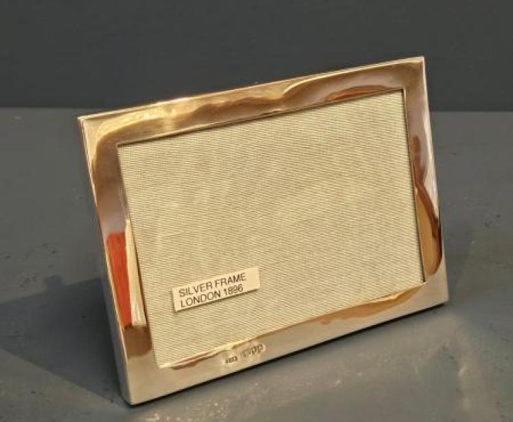 Victorian Polished Plain Silver Photo Frame  - Image 2