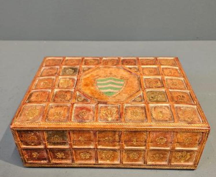 1920's Italian Embossed Leather Box - Image 3