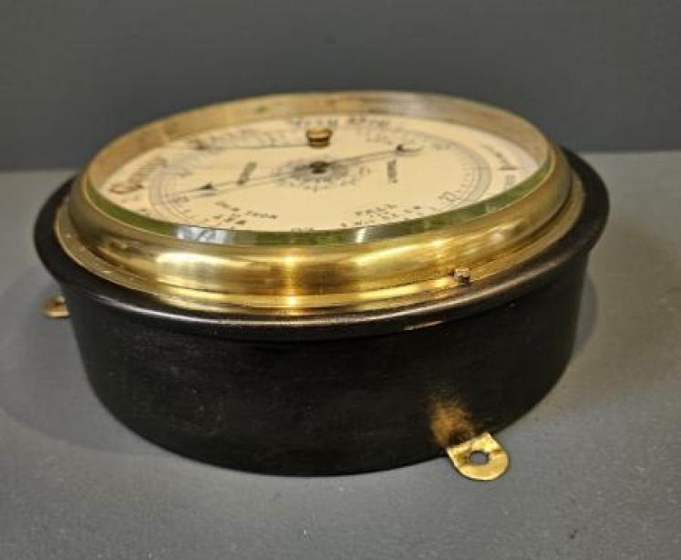Victorian Brass and Steel Cased Rapid Indicating Marine Barometer  - Image 5