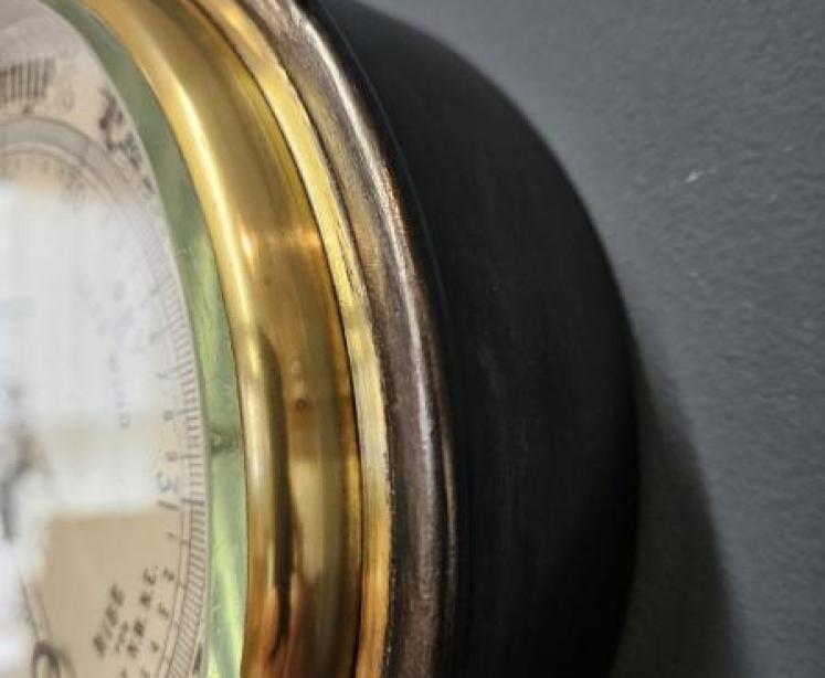 Victorian Brass and Steel Cased Rapid Indicating Marine Barometer  - Image 6