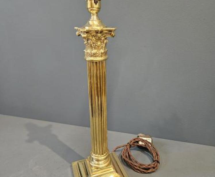 Superb Quality Corinthian Column Table Lamp  - Image 1