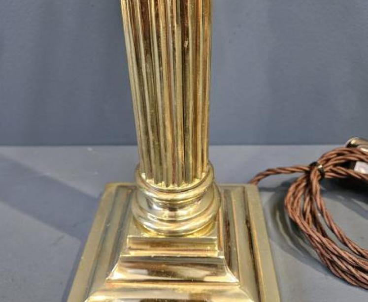 Superb Quality Corinthian Column Table Lamp  - Image 3