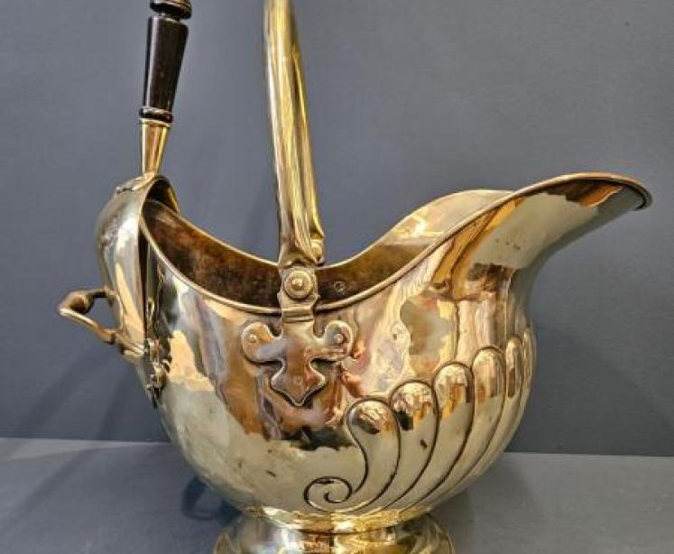 Victorian Brass Coal Scuttle and Shovel  - Image 1