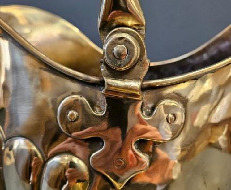 Victorian Brass Coal Scuttle and Shovel  - Image 4