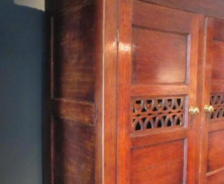Superb Mid Georgian Oak Bread & Cheese Cupboard - Image 3