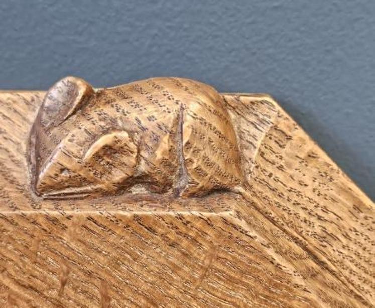 Thompsons of Kilburn Mouseman Teapot Stand - Image 3