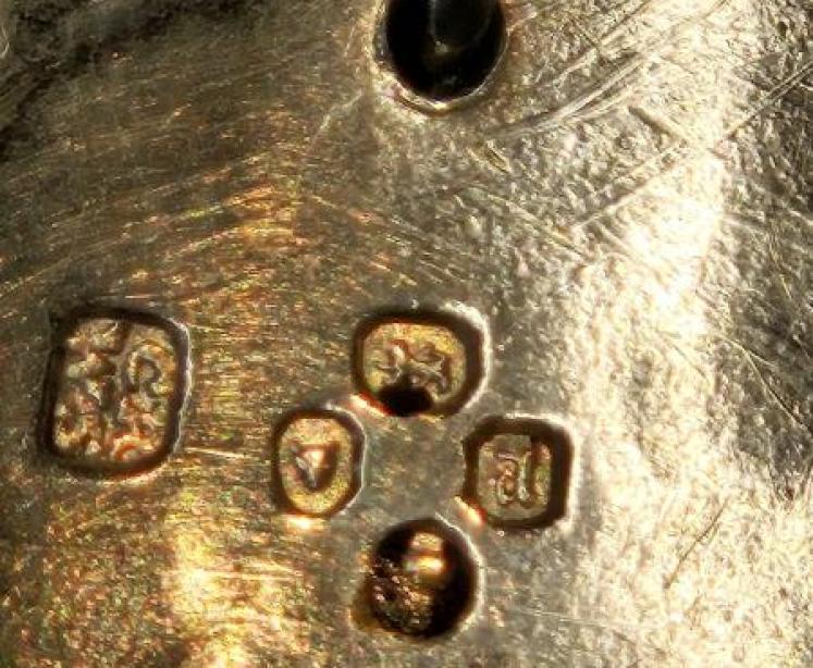 Immaculate Early Victorian Burr Walnut Tantalus Box - Image 5