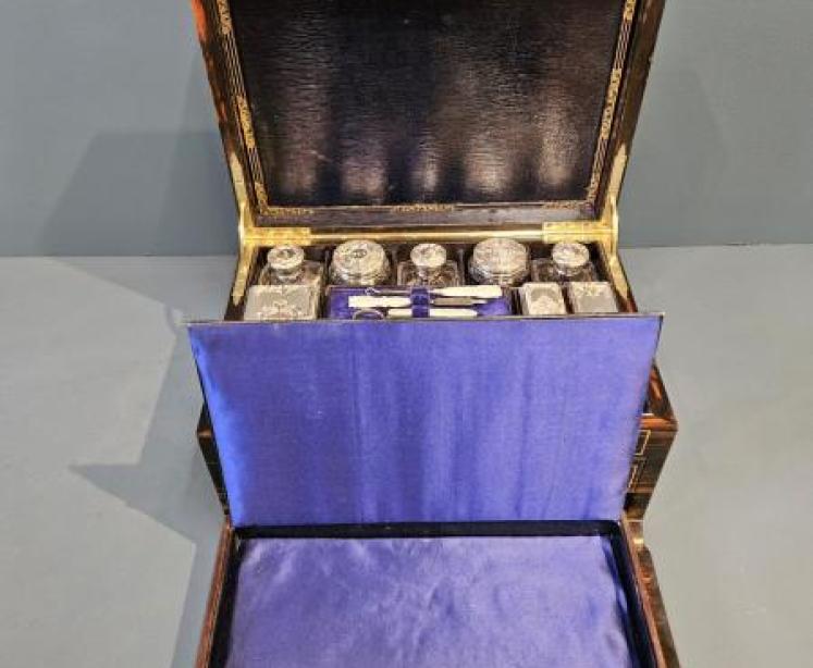 Superb Early Victorian Coromandel and Silver Travel Box - Image 4