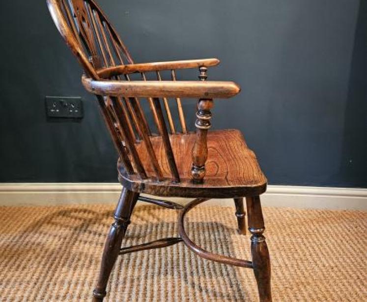 Yew Wood Low Back Windsor Chair  - Image 5