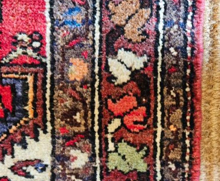 Superb Persian Pure Wool Rug  - Image 5