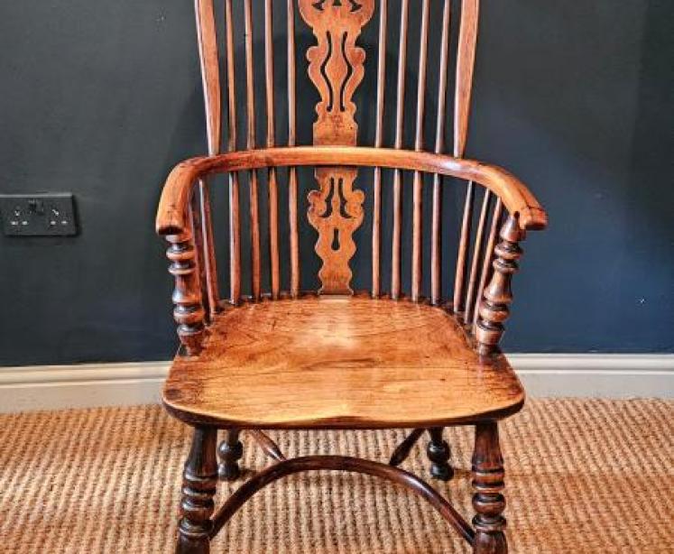 Superb Yew Wood High Back Windsor Chair  - Image 7