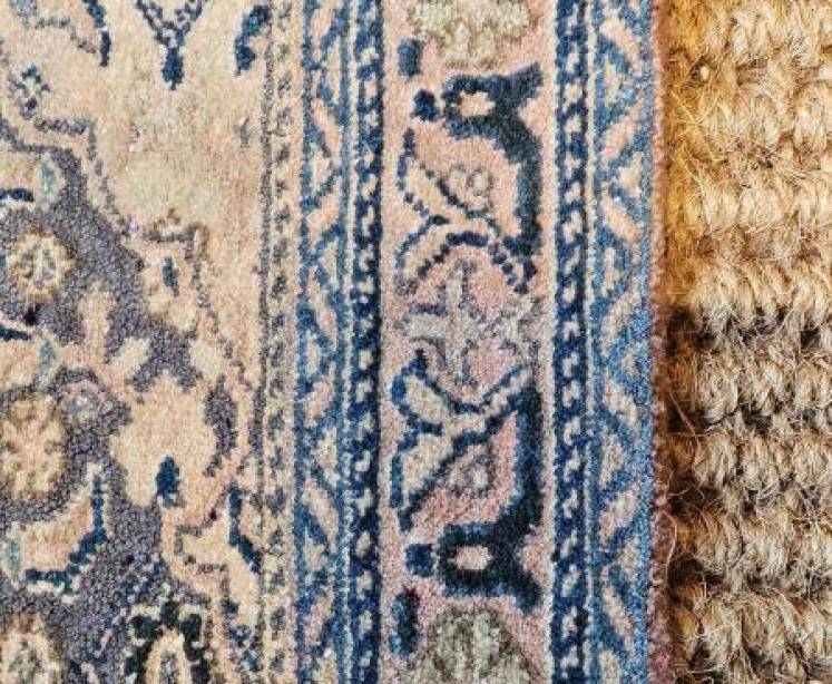 Fine Quality Small Persian Pure Wool Rug  - Image 4