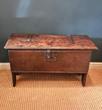 Wonderful 16th Century Oak Coffer