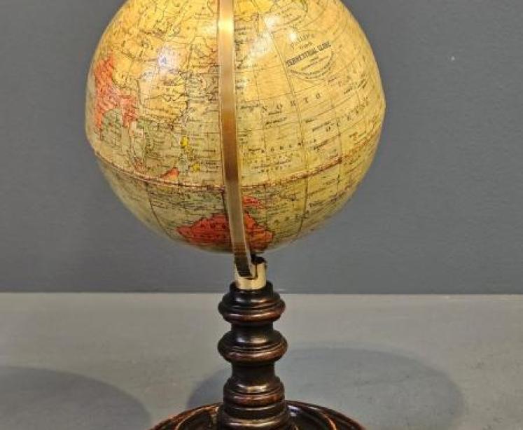 1930's 6" Philips Globe - Image 6