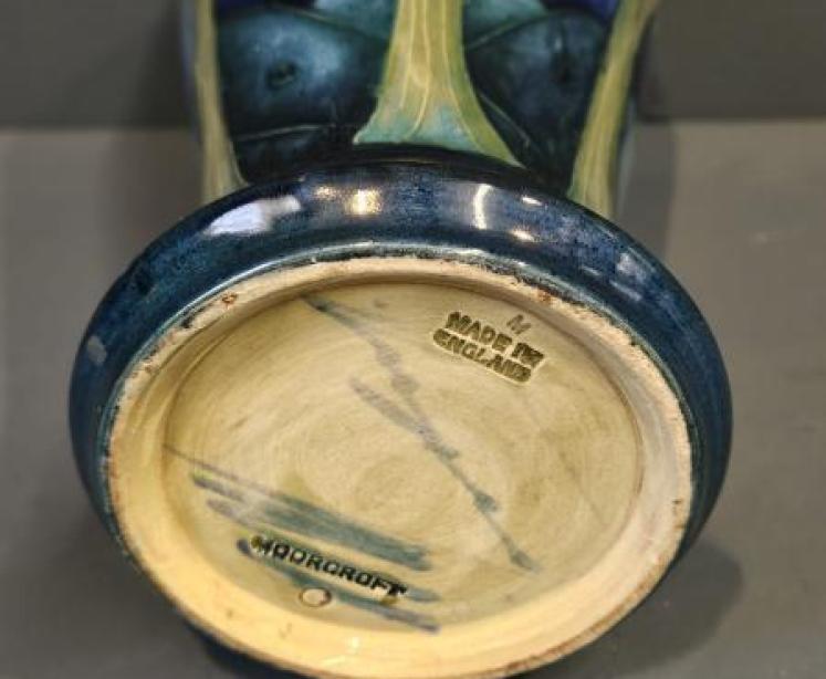 Superb Moorcroft Moonlit Blue Vase - Image 5