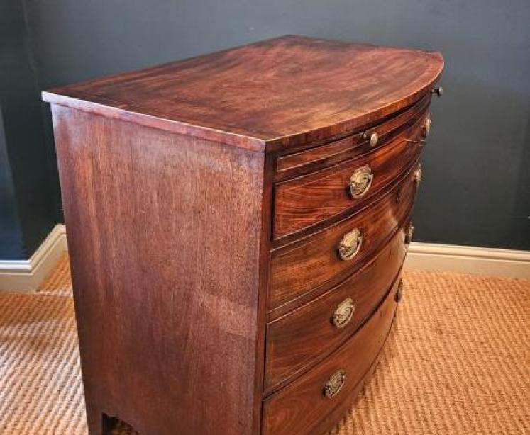 George III Mahogany Bow Front Chest with Brushing Slide - Image 7