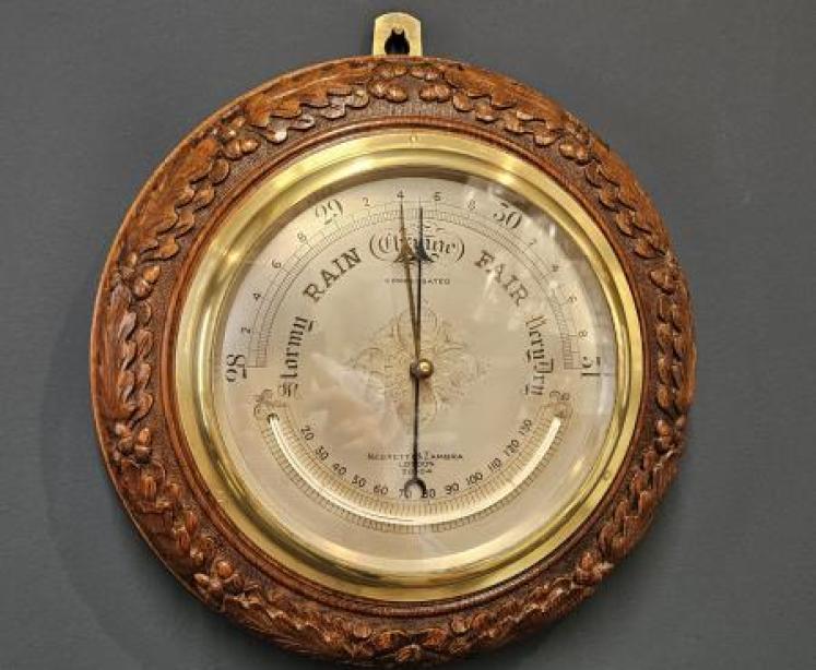 Negretti & Zambra 14" Oak Leaf Border Barometer - Image 1