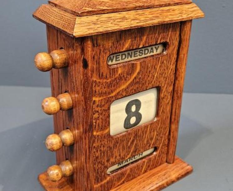 Edwardian Oak Perpetual Desk Calendar - Image 5