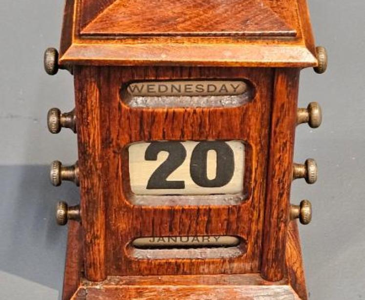 Small Edwardian Oak Perpetual Desk Calendar - Image 7