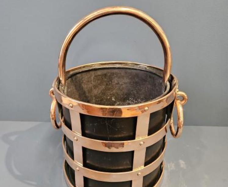 Superb Arts & Crafts Coal Bucket in Copper Cradle - Image 6