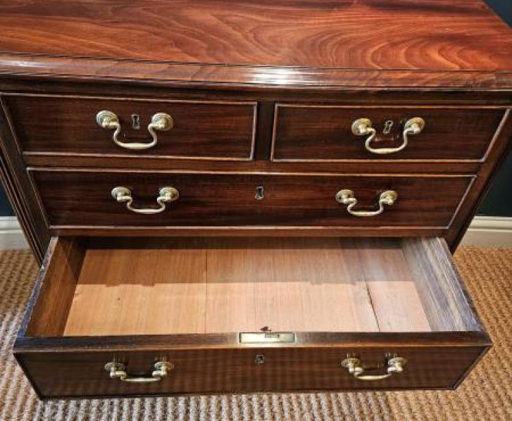 Small George III Figured Mahogany Chest of Drawers - Image 5