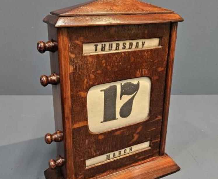 Large Edwardian Oak Perpetual Desk Calendar - Image 5