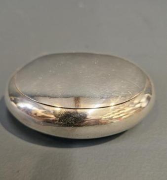 Chester Silver Squeeze Tobacco Pebble