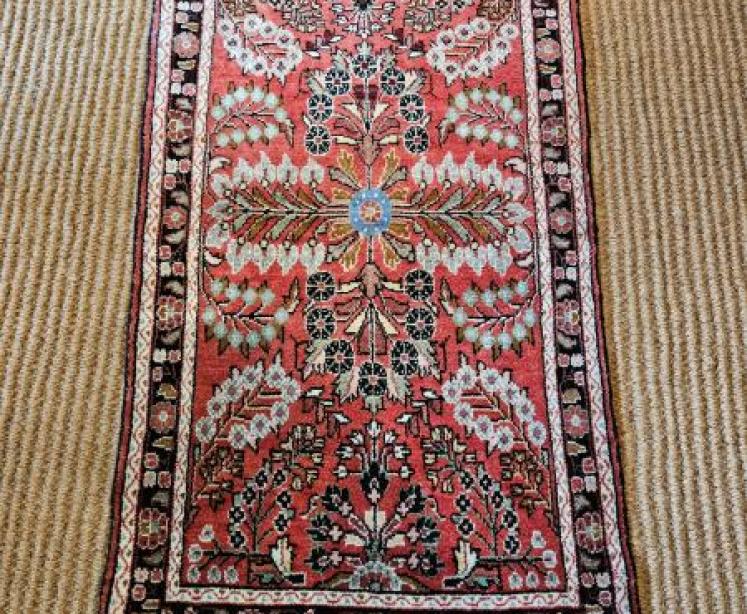 Quality Persian Pure Wool Rug - Image 1