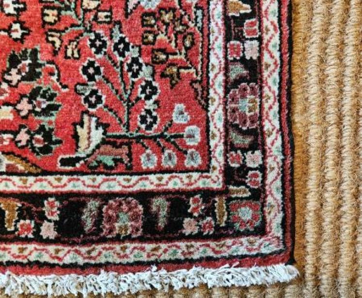 Quality Persian Pure Wool Rug - Image 3