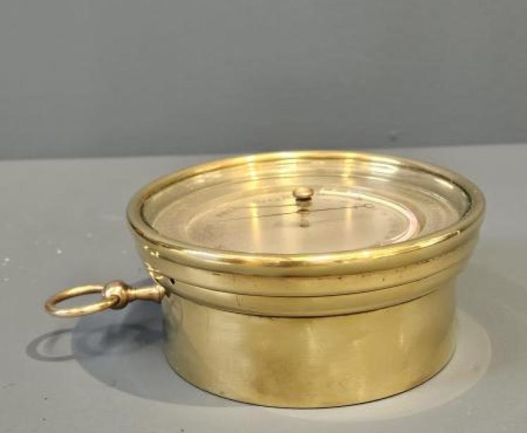 Superior Quality Victorian Marine Barometer in Presentation Case - Image 2