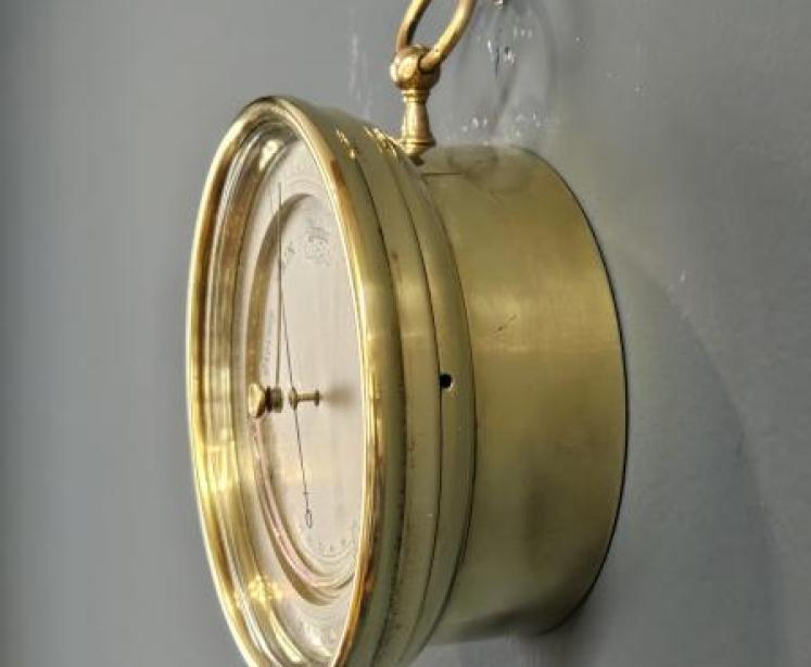 Superior Quality Victorian Marine Barometer in Presentation Case - Image 6