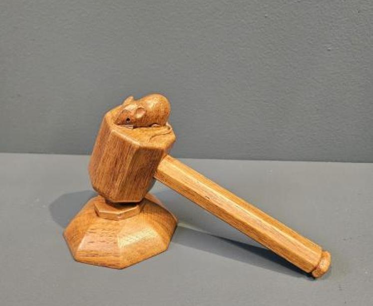Thompsons of Kilburn Mouseman Gavel and Block - Image 4