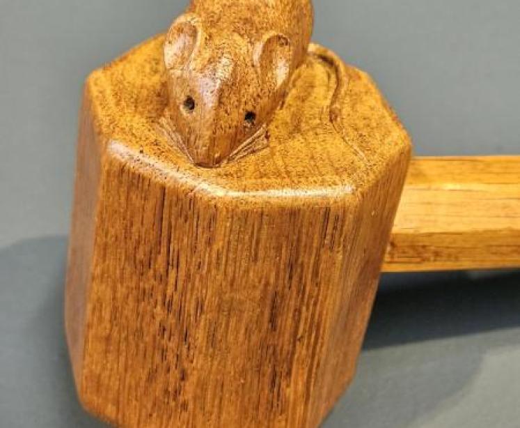 Thompsons of Kilburn Mouseman Gavel and Block - Image 5