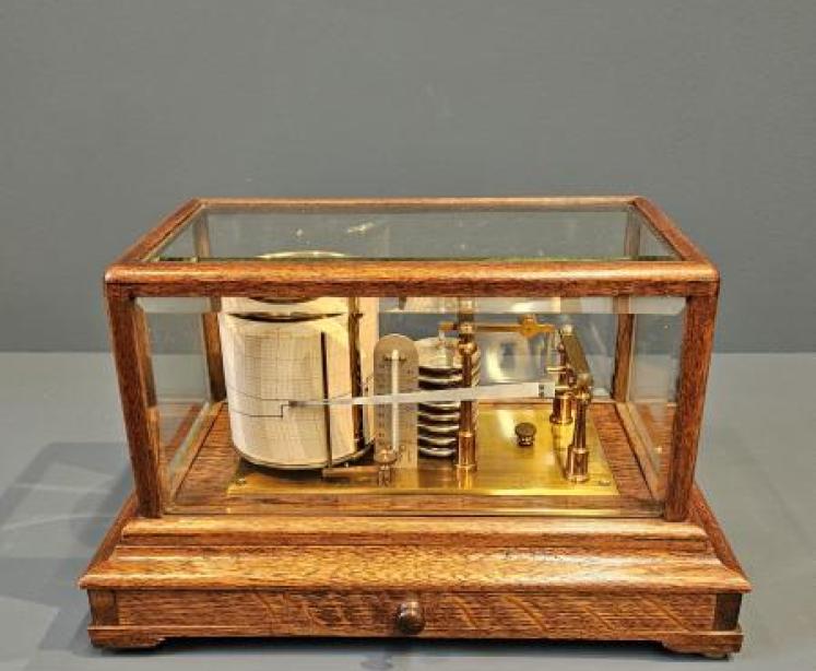 Victorian Negretti & Zambra Oak Cased Barograph - Image 1